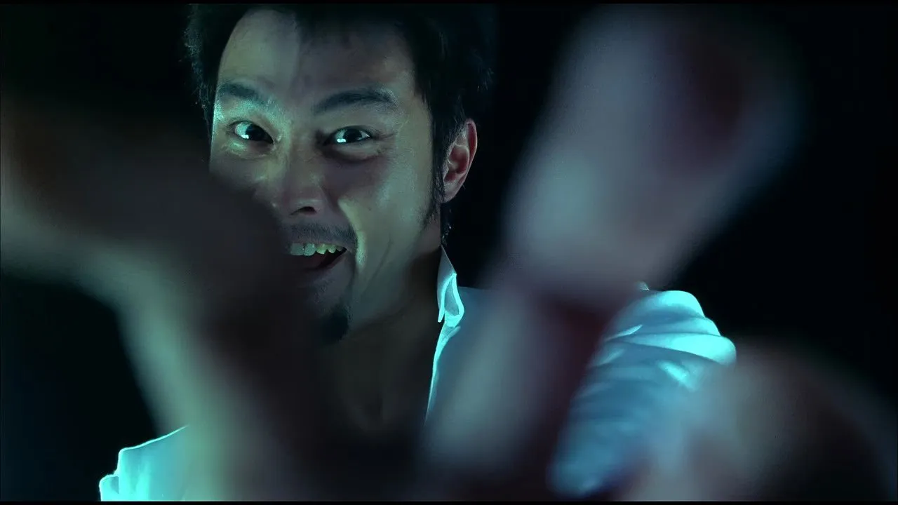 ผู้หญิงกล้าแกร่งเกินพิกัด  (Naked Weapon)